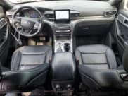 ✅ 2020 Ford Explorer XLT • VIN: 1FMSK8DH1LGA68798 • Lot: 60300715. Wystawiony na Copart z przebiegiem 98 996 mil. Bezpłatny archiwum sprzedaży aukcyjnych z USA i szczegółowy raport historii pojazdu na DreamBid. Zdjęcie 8.