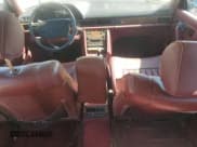 ✅ 1988 Mercedes-Benz 560 • VIN: WDBCA39D4JA389043 • Lot: 61840755. Wystawiony na Copart z przebiegiem 94 327 mil. Bezpłatny archiwum sprzedaży aukcyjnych z USA i szczegółowy raport historii pojazdu na DreamBid. Zdjęcie 8.