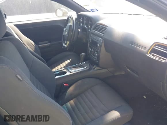 ✅ 2013 Dodge Challenger Rallye Redline • VIN: 2C3CDYAG7DH670128 • Lot: 41588960. Wystawiony na IAAI z przebiegiem 188 945 mil. Bezpłatny archiwum sprzedaży aukcyjnych z USA i szczegółowy raport historii pojazdu na DreamBid. Zdjęcie 5.