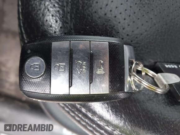 ✅ 2014 Kia Sorento SX Limited • VIN: 5XYKWDA75EG431770 • Lot: 43653200. Wystawiony na IAAI z przebiegiem 172 259 mil. Bezpłatny archiwum sprzedaży aukcyjnych z USA i szczegółowy raport historii pojazdu na DreamBid. Zdjęcie 11.