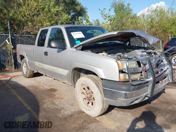 ✅ 2005 Chevrolet Silverado 1500 Z71 • VIN: 2GCEK19B851288808 • Лот: 43297608. Опубликован ранее на IAAI с пробегом 307 439 миль. Бесплатный доступ к архиву аукционных продаж из США и подробный отчёт об истории автомобиля на DreamBid. Изображение 1.