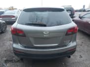 ✅ 2015 Mazda CX-9 Sport • VIN: JM3TB3BA8F0452471 • Lot: 43788093. Wystawiony na IAAI z przebiegiem 155 437 mil. Bezpłatny archiwum sprzedaży aukcyjnych z USA i szczegółowy raport historii pojazdu na DreamBid. Zdjęcie 16.