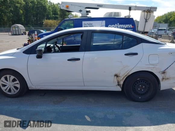 ✅ 2024 Nissan Versa S • VIN: 3N1CN8DV5RL821598 • Lot: 43148203. Listed on IAAI with 9,369 mi. Free auction sales archive from the USA and detailed vehicle history report at DreamBid. Image 14.