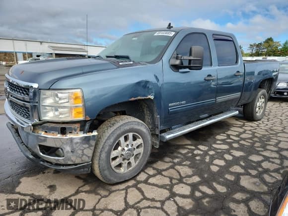 ✅ 2011 Chevrolet Silverado 2500HD LT • VIN: 1GC1KXCG3BF169879 • Lot: 69103885. Listed on Copart with 315,380 mi. Free auction sales archive from the USA and detailed vehicle history report at DreamBid. Image 1.