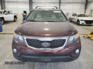 ✅ 2013 Kia Sorento EX • VIN: 5XYKUDA2XDG387757 • Лот: 86151285. Опубликован ранее на Copart с пробегом 168 835 миль. Бесплатный доступ к архиву аукционных продаж из США и подробный отчёт об истории автомобиля на DreamBid. Изображение 5.
