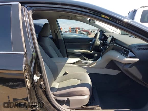 ✅ 2021 Toyota Camry LE • VIN: 4T1C11AKXMU409214 • Lot: 42987667. Listed on IAAI with 83,115 mi. Free auction sales archive from the USA and detailed vehicle history report at DreamBid. Image 5.