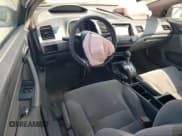 ✅ 2006 Honda Civic DX • VIN: 2HGFG12236H511542 • Lot: 59496165. Wystawiony na Copart z przebiegiem 159 434 mil. Bezpłatny archiwum sprzedaży aukcyjnych z USA i szczegółowy raport historii pojazdu na DreamBid. Zdjęcie 8.