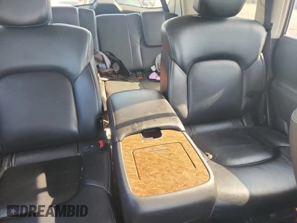 ✅ 2017 Infiniti QX80 • VIN: JN8AZ2NEXH9157816 • Lot: 85744295. Wystawiony na Copart z przebiegiem 219 248 mil. Bezpłatny archiwum sprzedaży aukcyjnych z USA i szczegółowy raport historii pojazdu na DreamBid. Zdjęcie 10.