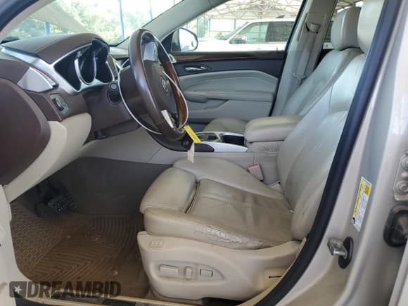 ✅ 2010 Cadillac SRX Luxury Collection • VIN: 3GYFNAEY4AS510596 • Lot: 81322505. Wystawiony na Copart z przebiegiem 152 030 mil. Bezpłatny archiwum sprzedaży aukcyjnych z USA i szczegółowy raport historii pojazdu na DreamBid. Zdjęcie 7.