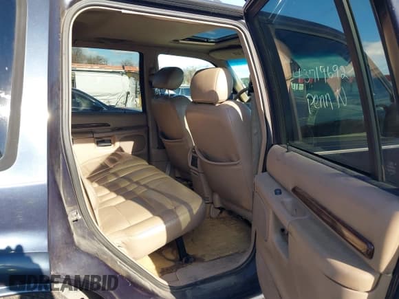 ✅ 2000 Ford Explorer • VIN: 1FMZU85P9YZA08844 • Лот: 43719692. Опубликован ранее на IAAI с пробегом 184 017 миль. Бесплатный доступ к архиву аукционных продаж из США и подробный отчёт об истории автомобиля на DreamBid. Изображение 8.