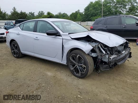 ✅ 2025 Nissan Altima SR • VIN: 1N4BL4CW9SN398554 • Lot: 67532515. Wystawiony na Copart z przebiegiem 1 456 mil. Bezpłatny archiwum sprzedaży aukcyjnych z USA i szczegółowy raport historii pojazdu na DreamBid. Zdjęcie 4.