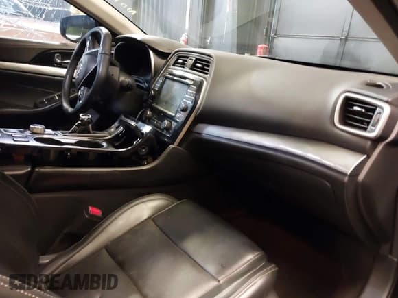 ✅ 2017 Nissan Maxima SR • VIN: 1N4AA6AP9HC366183 • Лот: 39882700. Опубликован ранее на IAAI с пробегом 94 132 миль. Бесплатный доступ к архиву аукционных продаж из США и подробный отчёт об истории автомобиля на DreamBid. Изображение 5.