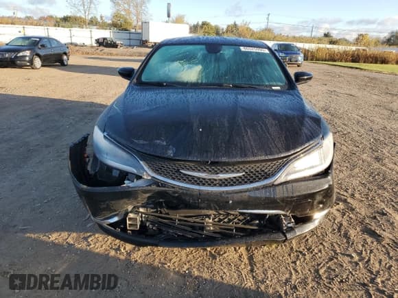 ✅ 2015 Chrysler 200 Limited • VIN: 1C3CCCAB0FN590951 • Lot: 86525995. Wystawiony na Copart z przebiegiem 108 346 mil. Bezpłatny archiwum sprzedaży aukcyjnych z USA i szczegółowy raport historii pojazdu na DreamBid. Zdjęcie 5.
