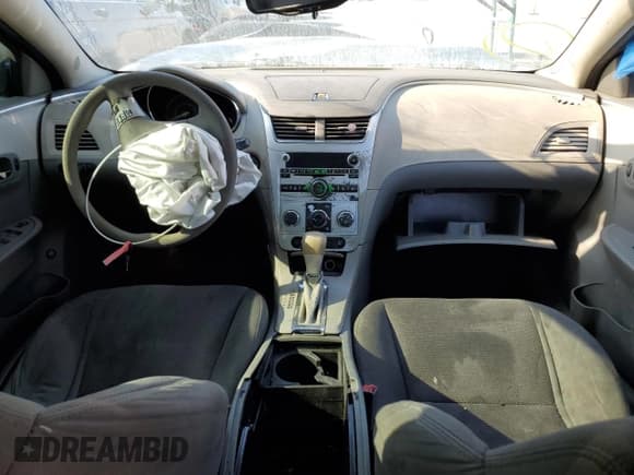 ✅ 2012 Chevrolet Malibu 1LS • VIN: 1G1ZB5E07CF298791 • Lot: 74703864. Wystawiony na Copart z przebiegiem 234 709 mil. Bezpłatny archiwum sprzedaży aukcyjnych z USA i szczegółowy raport historii pojazdu na DreamBid. Zdjęcie 8.