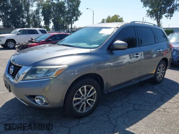 ✅ 2015 Nissan Pathfinder SV • VIN: 5N1AR2MN5FC672294 • Lot: 43225152. Wystawiony na IAAI z przebiegiem 144 846 mil. Bezpłatny archiwum sprzedaży aukcyjnych z USA i szczegółowy raport historii pojazdu na DreamBid. Zdjęcie 2.