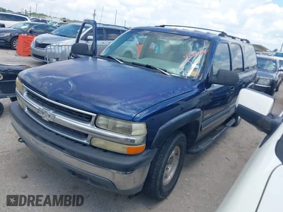 ✅ 2000 Chevrolet Suburban LS • VIN: 3GNFK16T3YG100815 • Лот: 42900699. Опубликован ранее на IAAI с пробегом 311 795 миль. Бесплатный доступ к архиву аукционных продаж из США и подробный отчёт об истории автомобиля на DreamBid. Изображение 2.