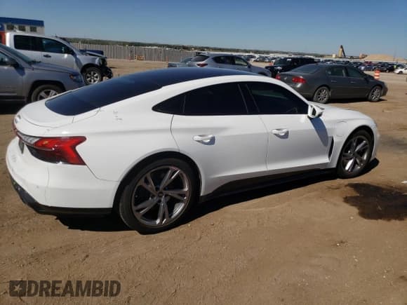 ✅ 2022 Audi e-tron GT Premium Plus • VIN: WAUFJBFW8N7010379 • Lot: 72908444. Listed on Copart with 16,623 mi. Free auction sales archive from the USA and detailed vehicle history report at DreamBid. Image 3.