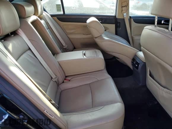 2010 Hyundai Genesis z VIN KMHGC4DE4AU074482, wystawiony jako Copart lot #77200094 z przebiegiem 156 278 mil mil oraz Nie do naprawy • Non repairable. Historia ofert i sprzedaży dostępna na DreamBid. Obrazek 10.