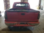 ✅ 2004 Chevrolet Silverado 1500 LS • VIN: 2GCEK13T141425684 • Lot: 57147275. Wystawiony na Copart z przebiegiem 269 227 mil. Bezpłatny archiwum sprzedaży aukcyjnych z USA i szczegółowy raport historii pojazdu na DreamBid. Zdjęcie 6.