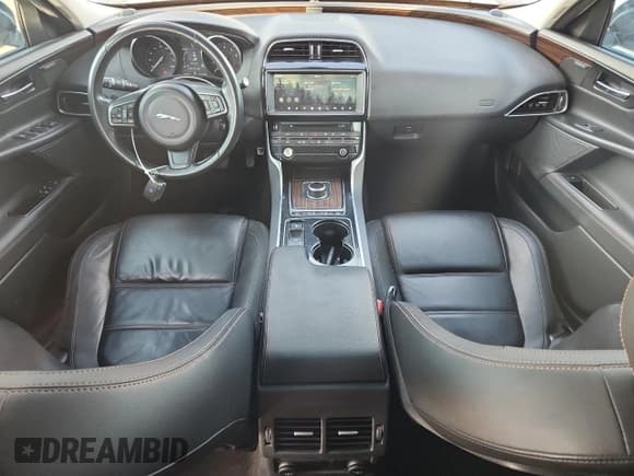 ✅ 2017 Jaguar XE 25t Prestige • VIN: SAJAE4BGXHA966645 • Lot: 89921285. Wystawiony na Copart z przebiegiem 101 644 mil. Bezpłatny archiwum sprzedaży aukcyjnych z USA i szczegółowy raport historii pojazdu na DreamBid. Zdjęcie 8.