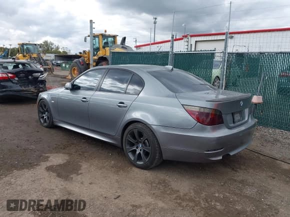 ✅ 2008 BMW 5 Series 535i • VIN: WBANW13588CN56503 • Lot: 43513526. Wystawiony na IAAI z przebiegiem 175 424 mil. Bezpłatny archiwum sprzedaży aukcyjnych z USA i szczegółowy raport historii pojazdu na DreamBid. Zdjęcie 3.