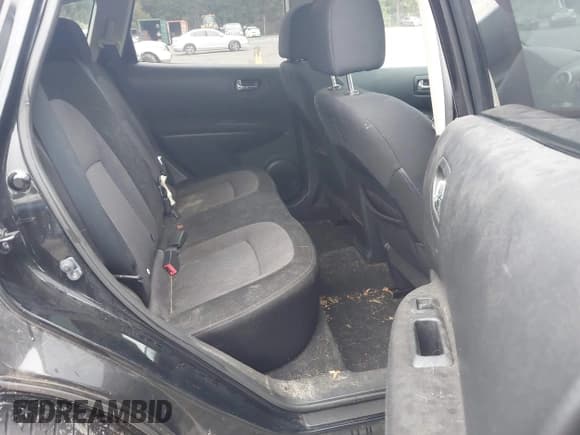 ✅ 2011 Nissan Rogue S • VIN: JN8AS5MV6BW690066 • Lot: 43564016. Listed on IAAI with 147,405 mi. Free auction sales archive from the USA and detailed vehicle history report at DreamBid. Image 8.