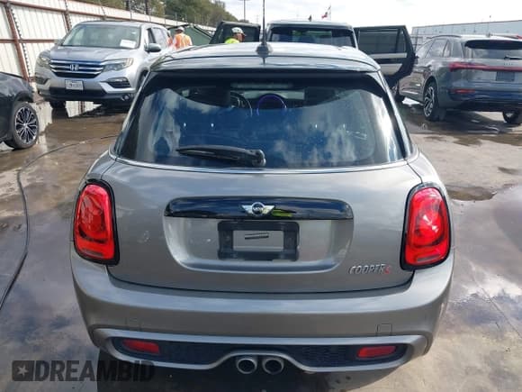✅ 2018 MINI Hardtop 4 Door Cooper S • VIN: WMWXU3C59J2F49827 • Lot: 43480843. Listed on IAAI with 69,237 mi. Free auction sales archive from the USA and detailed vehicle history report at DreamBid. Image 17.