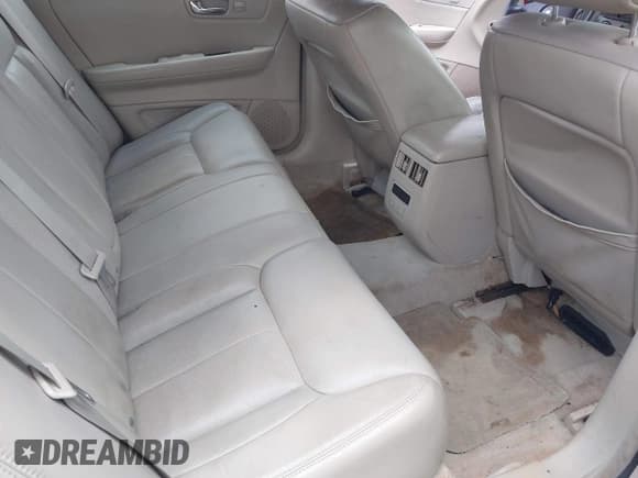 ✅ 2008 Cadillac DTS 1SC • VIN: 1G6KD57Y28U102655 • Lot: 42685025. Listed on IAAI with 204,334 mi. Free auction sales archive from the USA and detailed vehicle history report at DreamBid. Image 8.