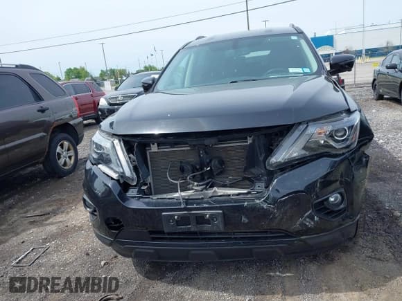 ✅ 2018 Nissan Pathfinder SL • VIN: 5N1DR2MM3JC646175 • Lot: 42346914. Wystawiony na IAAI z przebiegiem 90 789 mil. Bezpłatny archiwum sprzedaży aukcyjnych z USA i szczegółowy raport historii pojazdu na DreamBid. Zdjęcie 12.
