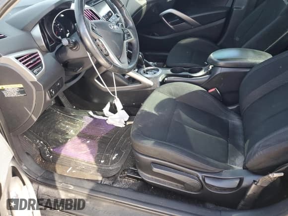 ✅ 2013 Hyundai Veloster w/Gray Int • VIN: KMHTC6AD3DU136853 • Lot: 56208614. Wystawiony na Copart z przebiegiem 154 440 mil. Bezpłatny archiwum sprzedaży aukcyjnych z USA i szczegółowy raport historii pojazdu na DreamBid. Zdjęcie 7.