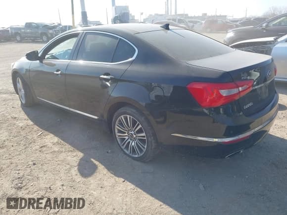 ✅ 2015 Kia Cadenza Premium • VIN: KNALN4D78F5174422 • Lot: 43715111. Wystawiony na IAAI z przebiegiem 158 848 mil. Bezpłatny archiwum sprzedaży aukcyjnych z USA i szczegółowy raport historii pojazdu na DreamBid. Zdjęcie 3.