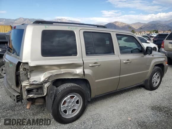 ✅ 2010 Jeep Patriot Sport • VIN: 1J4NT2GB2AD558274 • Lot: 89495985. Listed on Copart with 102,408 mi. Free auction sales archive from the USA and detailed vehicle history report at DreamBid. Image 3.
