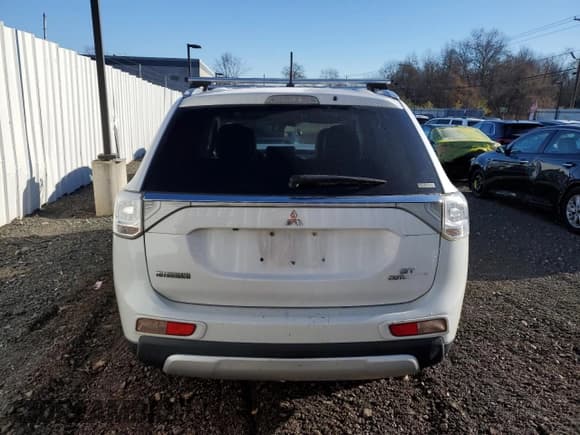 ✅ 2015 Mitsubishi Outlander GT • VIN: JA4JZ4AXXFZ006805 • Lot: 48481963. Wystawiony na Copart z przebiegiem 75 873 mil. Bezpłatny archiwum sprzedaży aukcyjnych z USA i szczegółowy raport historii pojazdu na DreamBid. Zdjęcie 6.