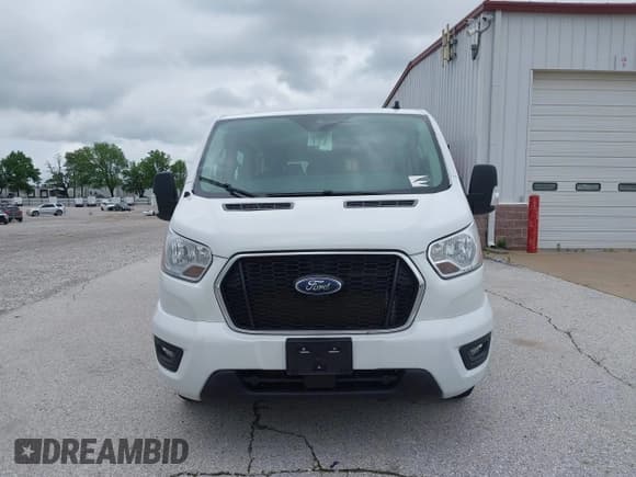 ✅ 2021 Ford Transit Passenger XL • VIN: 1FBAX2Y80MKA31866 • Lot: 42445861. Listed on IAAI with 65,193 mi. Free auction sales archive from the USA and detailed vehicle history report at DreamBid. Image 12.
