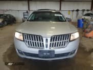 ✅ 2010 Lincoln MKZ • VIN: 3LNHL2JC1AR652797 • Lot: 68302295. Wystawiony na Copart z przebiegiem 137 181 mil. Bezpłatny archiwum sprzedaży aukcyjnych z USA i szczegółowy raport historii pojazdu na DreamBid. Zdjęcie 5.