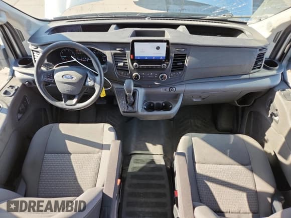 ✅ 2021 Ford Transit • VIN: 1FTBR2XG1MKA11824 • Lot: 86819015. Wystawiony na Copart z przebiegiem 7 862 mil. Bezpłatny archiwum sprzedaży aukcyjnych z USA i szczegółowy raport historii pojazdu na DreamBid. Zdjęcie 8.