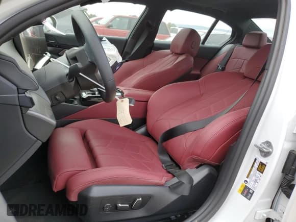 ✅ 2024 BMW i5 eDrive40 • VIN: WBY33FK09RCR63560 • Lot: 72055444. Listed on Copart with 2,973 mi. Free auction sales archive from the USA and detailed vehicle history report at DreamBid. Image 7.