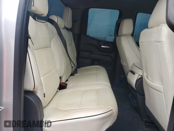 ✅ 2019 Chevrolet Silverado 1500 Custom • VIN: 1GCRYBEF4KZ388311 • Лот: 83715884. Опубликован ранее на Copart с пробегом 80 984 миль. Бесплатный доступ к архиву аукционных продаж из США и подробный отчёт об истории автомобиля на DreamBid. Изображение 10.