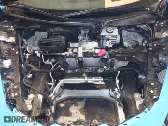 ✅ 2023 Chevrolet Corvette 3LT • VIN: 1G1YC3D46P5130119 • Lot: 41561956. Listed on IAAI with 9,809 mi. Free auction sales archive from the USA and detailed vehicle history report at DreamBid. Image 18.