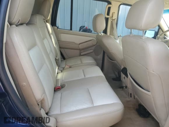 ✅ 2006 Ford Explorer Eddie Bauer • VIN: 1FMEU64E46UB64741 • Lot: 61893455. Wystawiony na Copart z przebiegiem 144 437 mil. Bezpłatny archiwum sprzedaży aukcyjnych z USA i szczegółowy raport historii pojazdu na DreamBid. Zdjęcie 11.