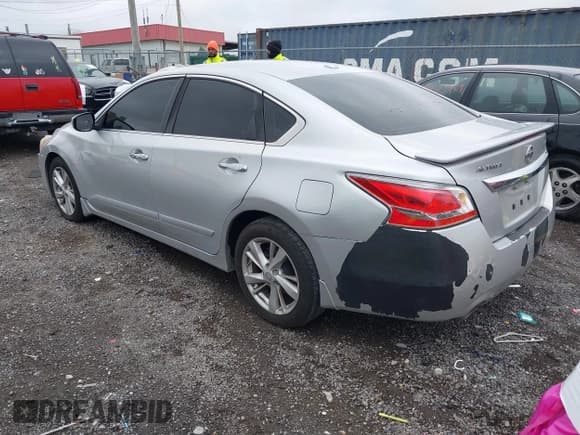 ✅ 2015 Nissan Altima SL • VIN: 1N4BL3AP2FC282992 • Lot: 41980768. Listed on IAAI with 187,550 mi. Free auction sales archive from the USA and detailed vehicle history report at DreamBid. Image 3.
