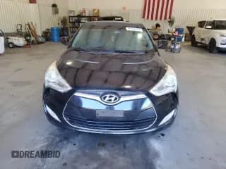 ✅ 2012 Hyundai Veloster w/Red Int • VIN: KMHTC6AD3CU048464 • Lot: 81234374. Wystawiony na Copart z przebiegiem 175 973 mil. Bezpłatny archiwum sprzedaży aukcyjnych z USA i szczegółowy raport historii pojazdu na DreamBid. Zdjęcie 5.