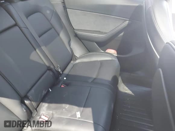 ✅ 2021 Tesla Model Y Long Range • VIN: 5YJYGDEEXMF233160 • Lot: 43301574. Listed on IAAI with Not provided. Free auction sales archive from the USA and detailed vehicle history report at DreamBid. Image 8.