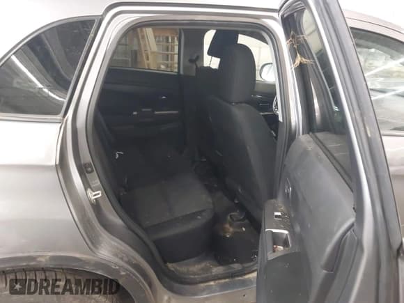 ✅ 2021 Mitsubishi Outlander ES • VIN: JA4ARUAU1MU024044 • Lot: 43017856. Listed on IAAI with 82,276 mi. Free auction sales archive from the USA and detailed vehicle history report at DreamBid. Image 8.