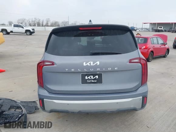 ✅ 2023 Kia Telluride LX • VIN: 5XYP24GC7PG331419 • Lot: 41794455. Listed on IAAI with 34,941 mi. Free auction sales archive from the USA and detailed vehicle history report at DreamBid. Image 16.