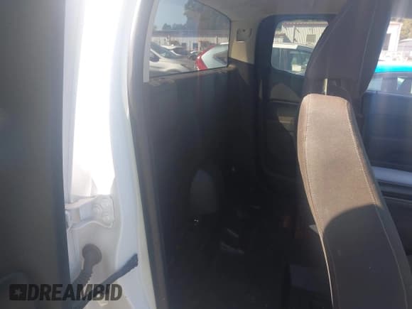 ✅ 2020 Chevrolet Colorado 2WD LT • VIN: 1GCHSCEA1L1182662 • Lot: 43495380. Wystawiony na IAAI z przebiegiem 75 744 mil. Bezpłatny archiwum sprzedaży aukcyjnych z USA i szczegółowy raport historii pojazdu na DreamBid. Zdjęcie 8.