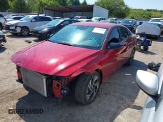 ✅ 2025 Hyundai Elantra SEL Sport • VIN: KMHLM4DG2SU924317 • Лот: 43143550. Опубликован ранее на IAAI с пробегом 16 263 миль. Бесплатный доступ к архиву аукционных продаж из США и подробный отчёт об истории автомобиля на DreamBid. Изображение 2.