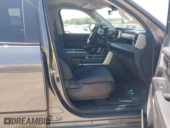 ✅ 2024 Toyota Tundra SR5 • VIN: 5TFLA5DB0RX172133 • Lot: 42835909. Listed on IAAI with 21,370 mi. Free auction sales archive from the USA and detailed vehicle history report at DreamBid. Image 5.