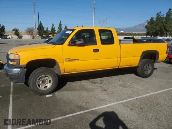 ✅ 2007 GMC Sierra 1500 • VIN: 1GTHC29D97E170284 • Лот: 46912175. Опубликован ранее на Copart с пробегом 328 374 миль. Бесплатный доступ к архиву аукционных продаж из США и подробный отчёт об истории автомобиля на DreamBid. Изображение 1.