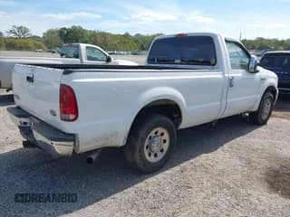 ✅ 2005 Ford F-250 XL • VIN: 1FTNF20515EB82555 • Lot: 43356616. Wystawiony na IAAI z przebiegiem 228 916 mil. Bezpłatny archiwum sprzedaży aukcyjnych z USA i szczegółowy raport historii pojazdu na DreamBid. Zdjęcie 4.